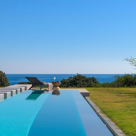 Albatross Beach Front Villas Gennadi Extérieur photo