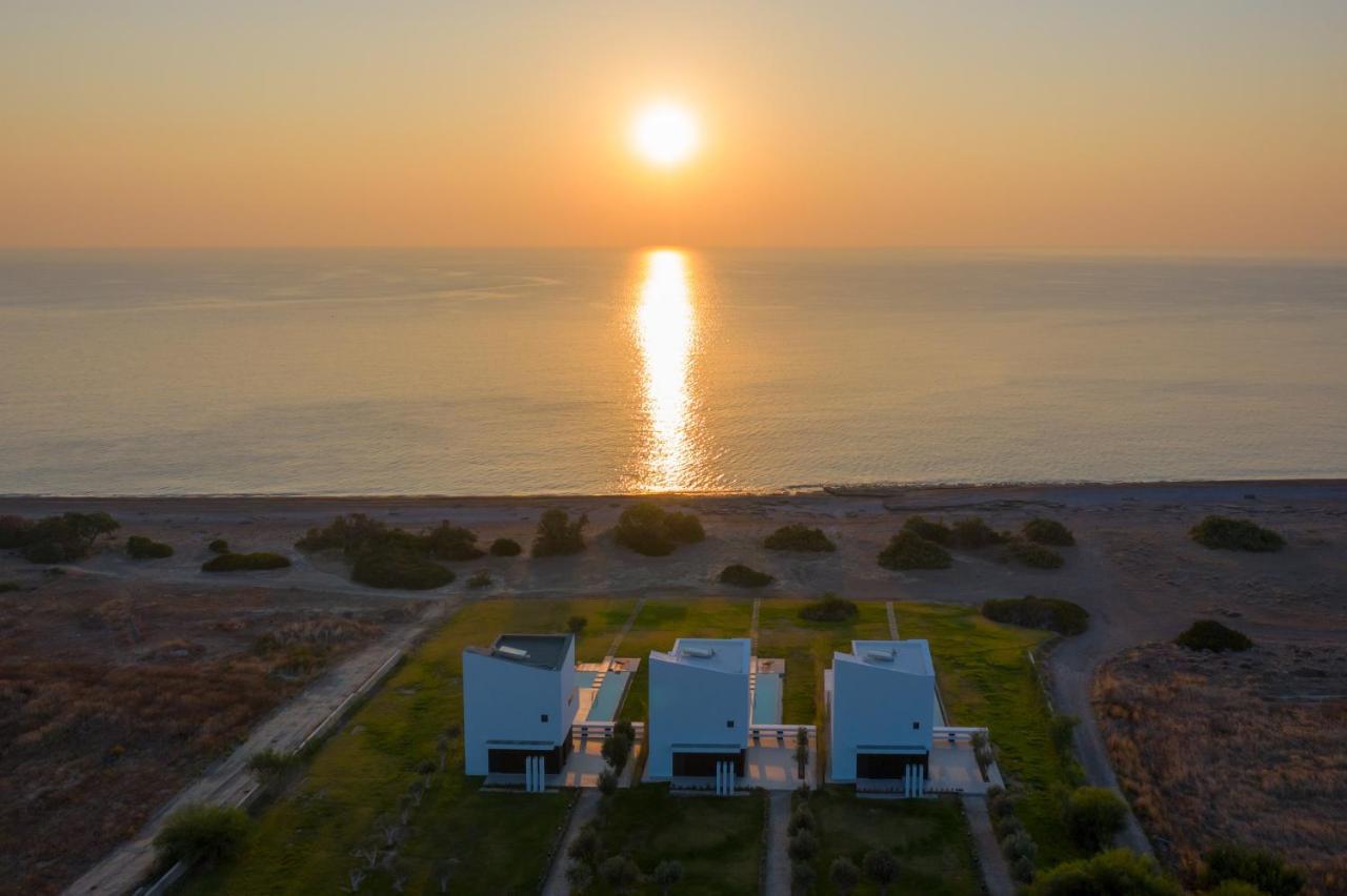Albatross Beach Front Villas Gennadi Extérieur photo