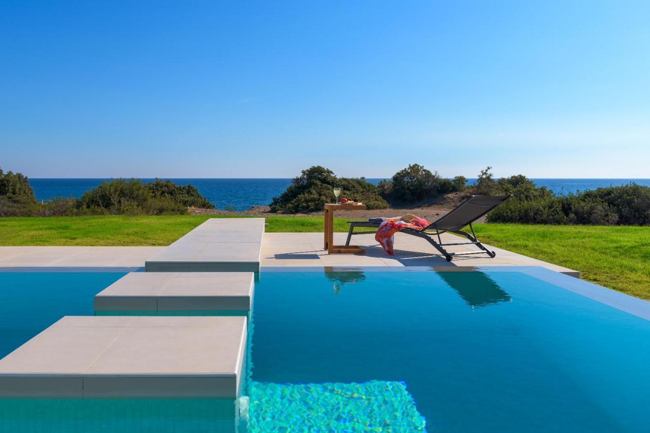 Albatross Beach Front Villas Gennadi Extérieur photo